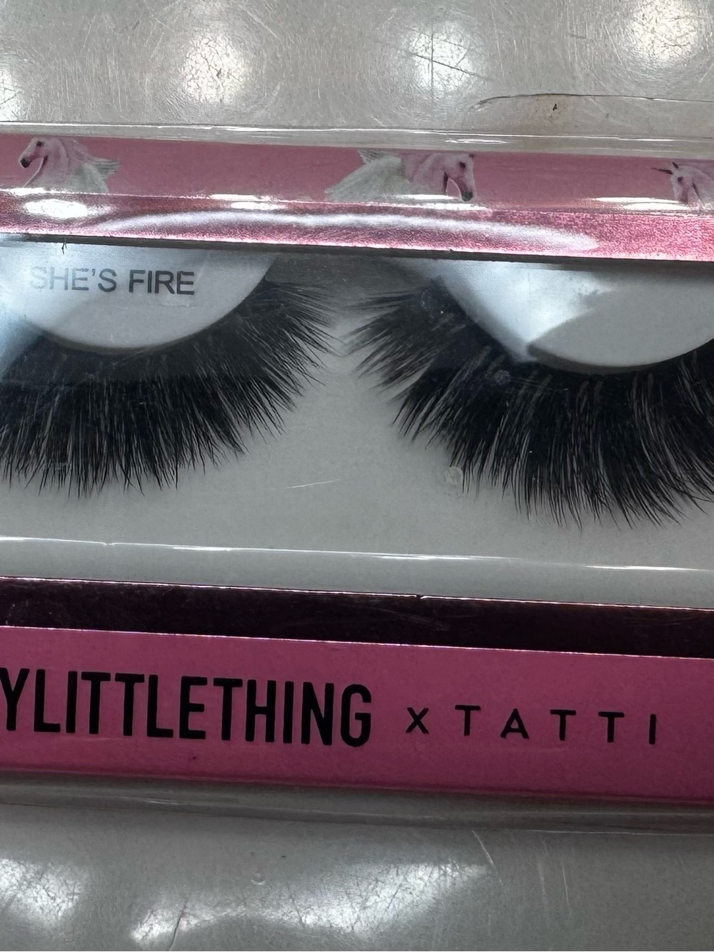 PrettyLittleThing Black Voluminous False Lashes - She’s Fire